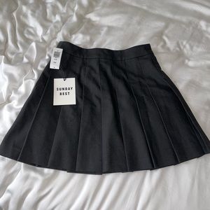 Sunday Best - Olive skirt in Black